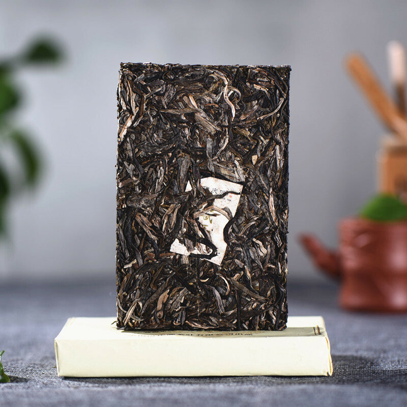 Yunnan Early Spring Pu-Erh Tea Old Tree Pu-erh Raw Tea Brick Top 250g Green Tea