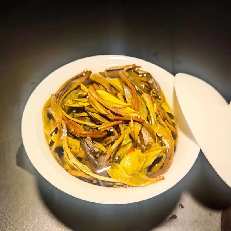 357g Yunnan Puerh Tea 2015 Iceland Raw Pu-erh Tea Cake Premium Pu'er Green Tea