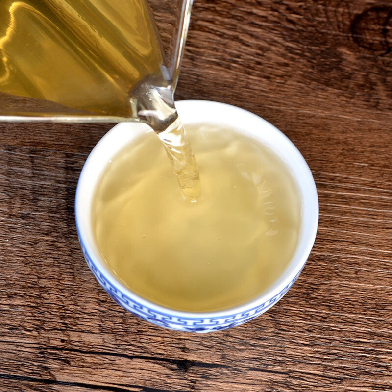 Spring Tea Yunnan Pu'er Tea Seven Seed Cake 357g Yiwu Cha Tea Old Tree-
