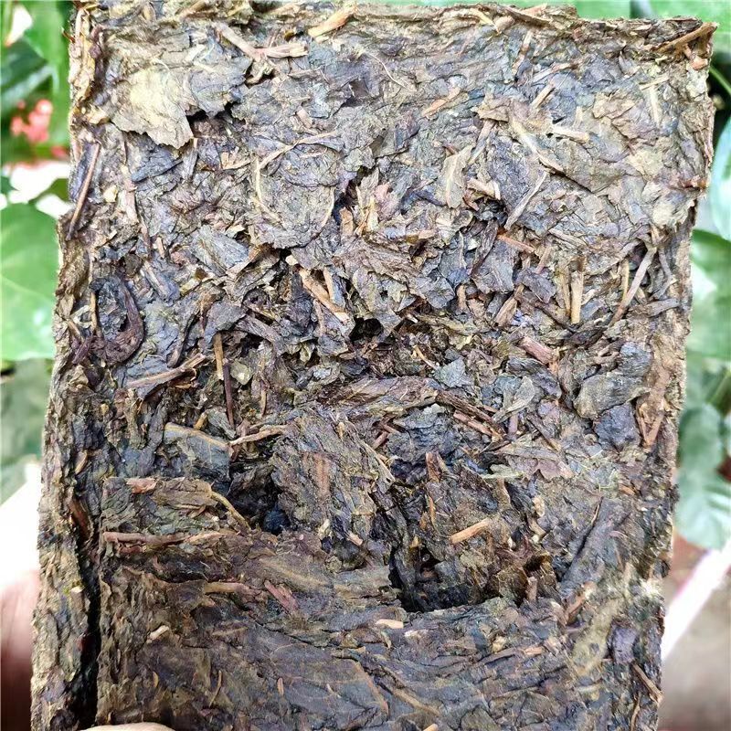 Puerh Sheng Tea Yunnan Old Tree Pu-erh Tea 250g Pu'er Tea Brick Golden Leaf-