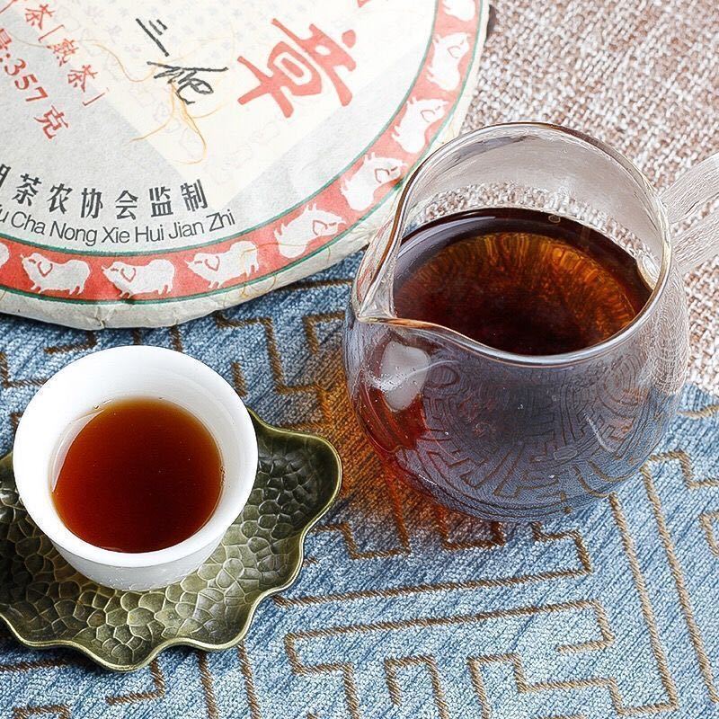 Old Banzhang Cooked Tea Yunnan Menghai Premium Pu'er Tea Brown Mountain Tea