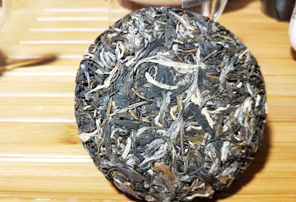 100g Banzhang Tea Cake Healthy Drink Yunnan Tea Pu'er Tea Raw Tea Cake