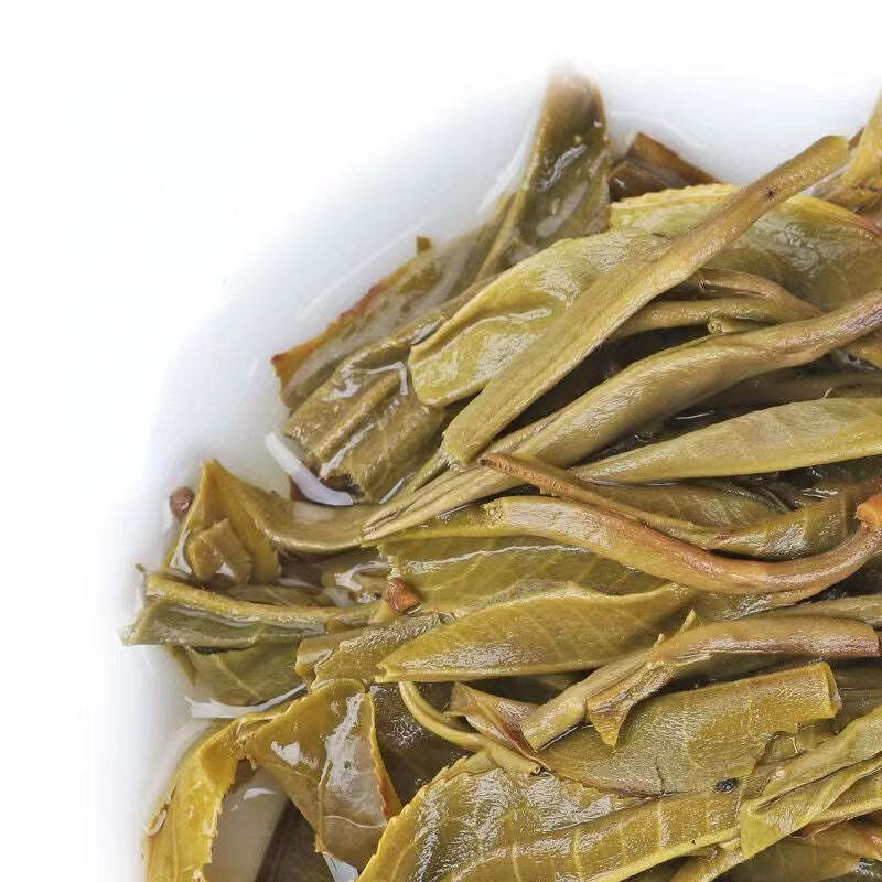 357g Laobanzhang Pu-erh Raw Tea Cake Bulang Mountain Puerh Tea Yunnan Pu'er Tea