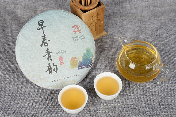 Ancient Tree Tea Yunnan Seven Seed Cake Tea 357g Pu'er Tea 2014 Spring Tea-
