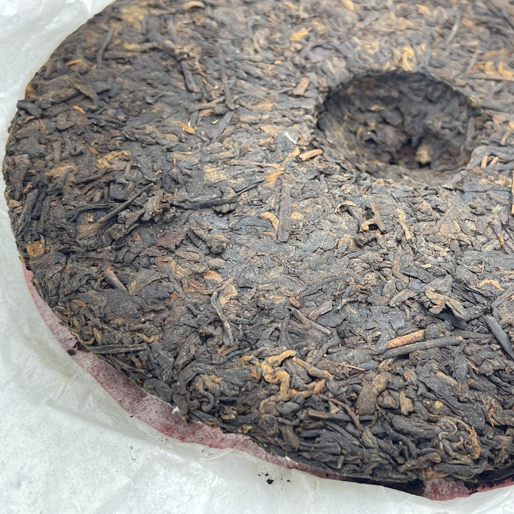 Pu 'er tea, 2007, Yunnan Pu 'er tea, 357 grams, cooked tea.