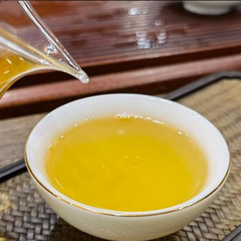 250g Puerh Raw Tea Bulang Golden Leaf Pu-erh Tea Brick Menghai Pu'er Green Tea