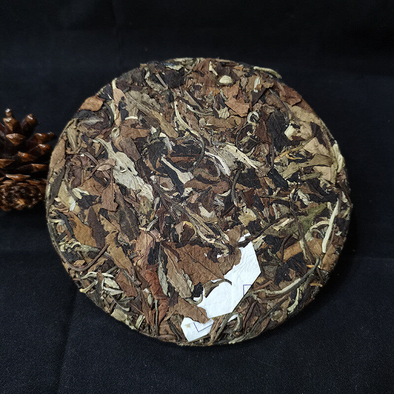 Premium Pu-erh White Tea Cake Yunnan Big Leaf Puerh Tea Old Tree Tea 200g