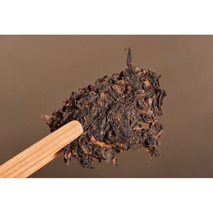 1999 Yunnan Long Ma Tong Qing Pu Er Tea Cake Yiwu Mt. Old Tea Ripe Puer Tea 357g