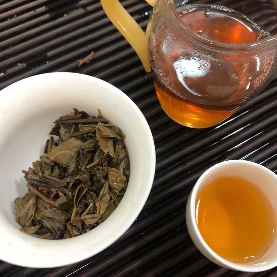 250g Yunnan Old Puerh Sheng Tea 2014 Yiwu Aged Pu-erh Raw Tea Brick Pu'er Tea