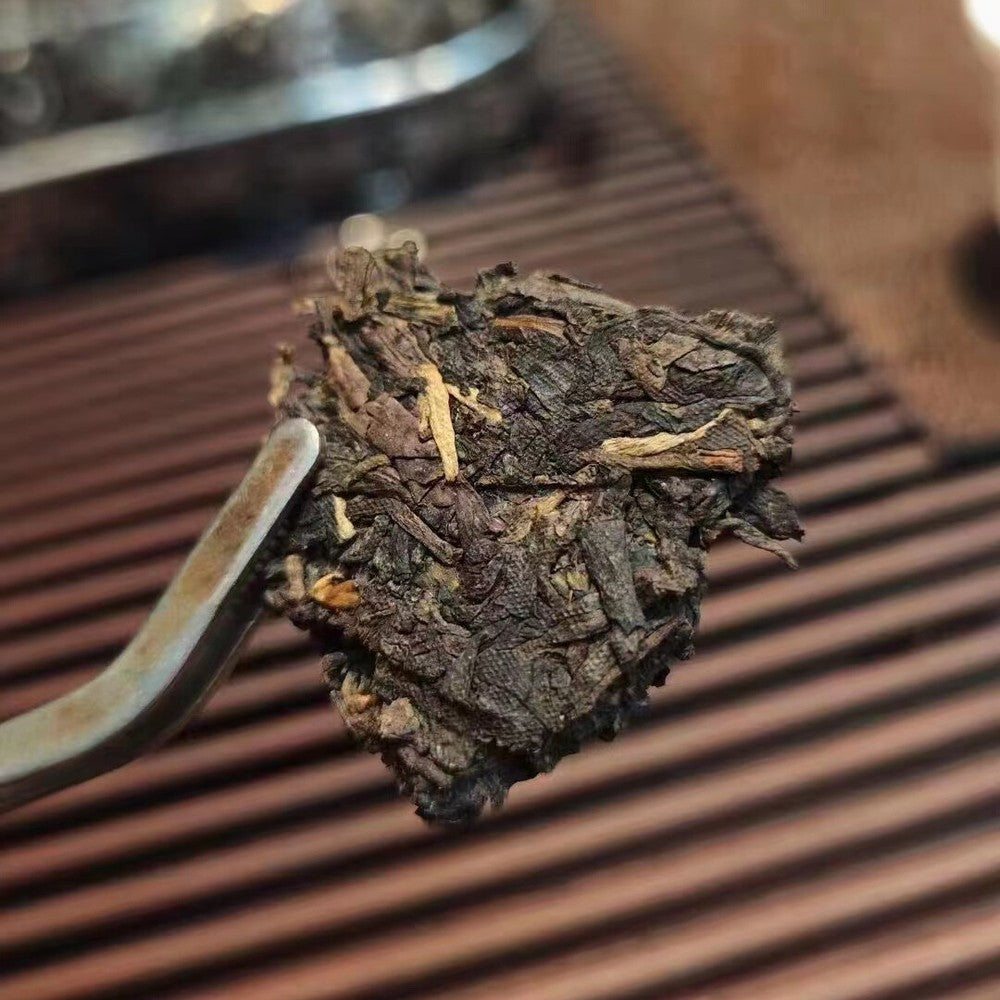 357g Yunnan Old Pu-erh Raw Tea Cake 2003 Dayi Aged Raw Pu'er Cake Tea Puerh Tea