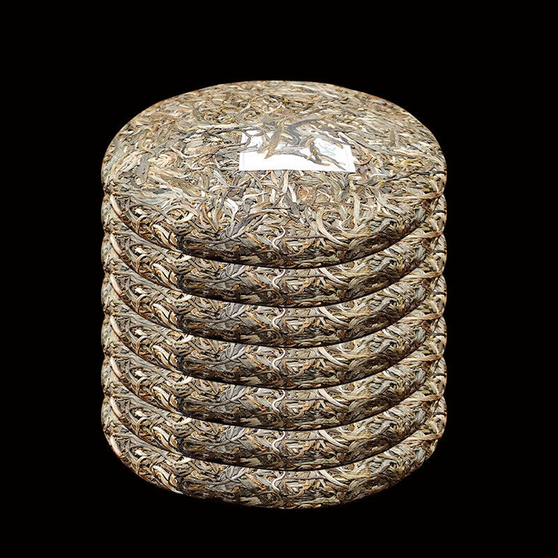 357g/12.59oz Puerh Tea Cake LaoMan'e Early Spring Tea Sweet Rhythm Puer Raw Tea