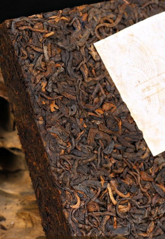 The old tea Puer Ripe Tea Spring Pu' Er Tea Brick Cooked YiWu Puerh Pu'erh tea