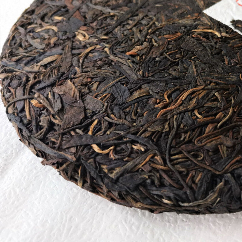 Premium Yi Wu Tea Yunnan 357g Aged Pu'er Tea Organic Old Pu'er Tea-