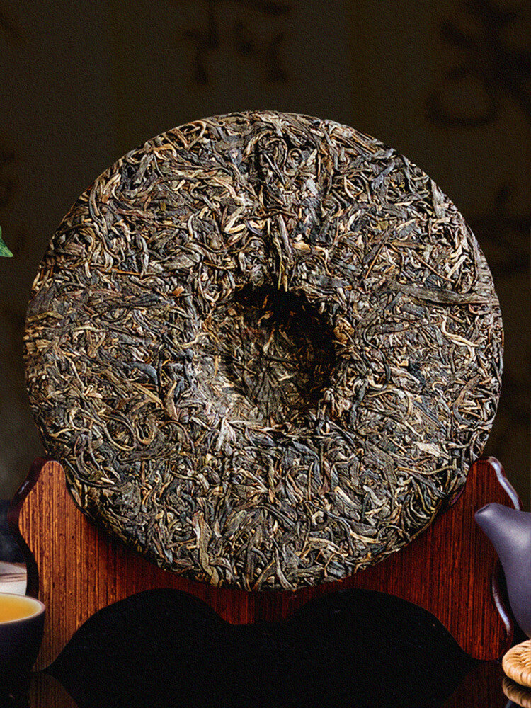 Yunnan Pu'er Tea Ancient Tree Raw Tea 357g Iceland Pu'er Tea Raw Tea Cake