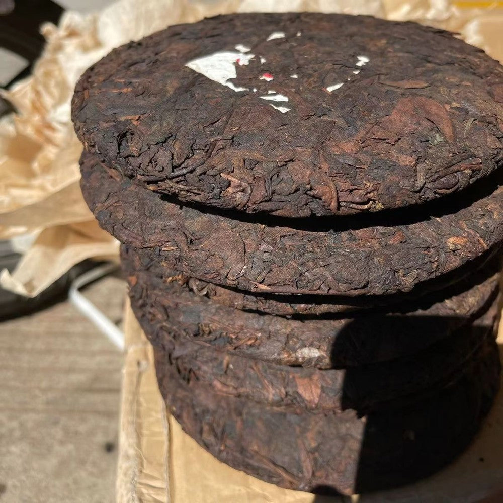 357g Yunnan Yiwu Pu-erh Ripe Tea 2003 Aged Pu'er Cooked Tea Cake Old Puerh Tea