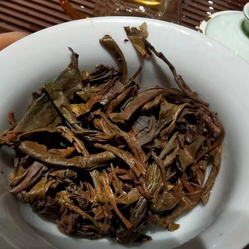 357g Yunnan Aged Pu-erh Raw Tea 2004 Leyouzhengshan Old Pu'er Raw Tea Pu-erh Tea