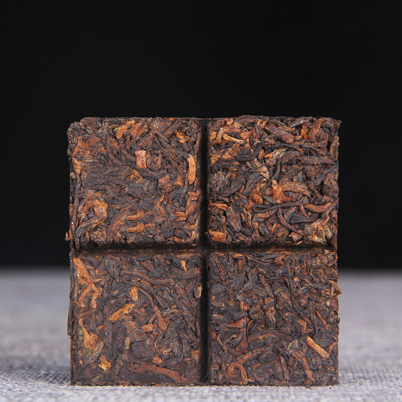 Class Seal Golden Bud Ancient Tree Tea 36g * 10 Pu'er Tea Brick Old CookedTea-