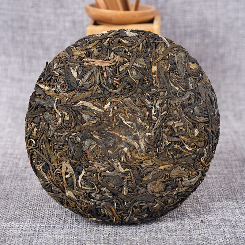 Early Spring Tea Cake Yiwu Tea Ji Lu Shan Yunnan Ancient Tree Tea 200g