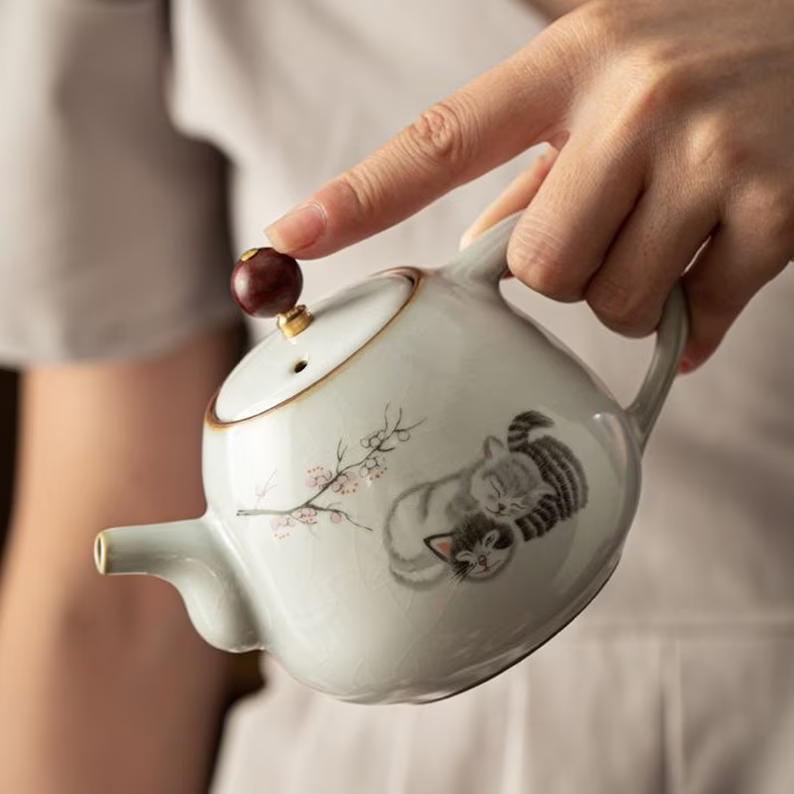 Embersceramic Ceramic Teapots Lovely Cat Chinese Tea Pot for Tea Lovers