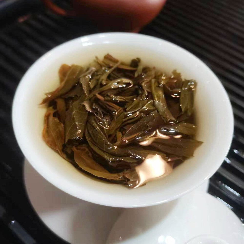 Premium 357g Lao Ban Zhang Ecological Tea Raw Puer Tea Cake tea