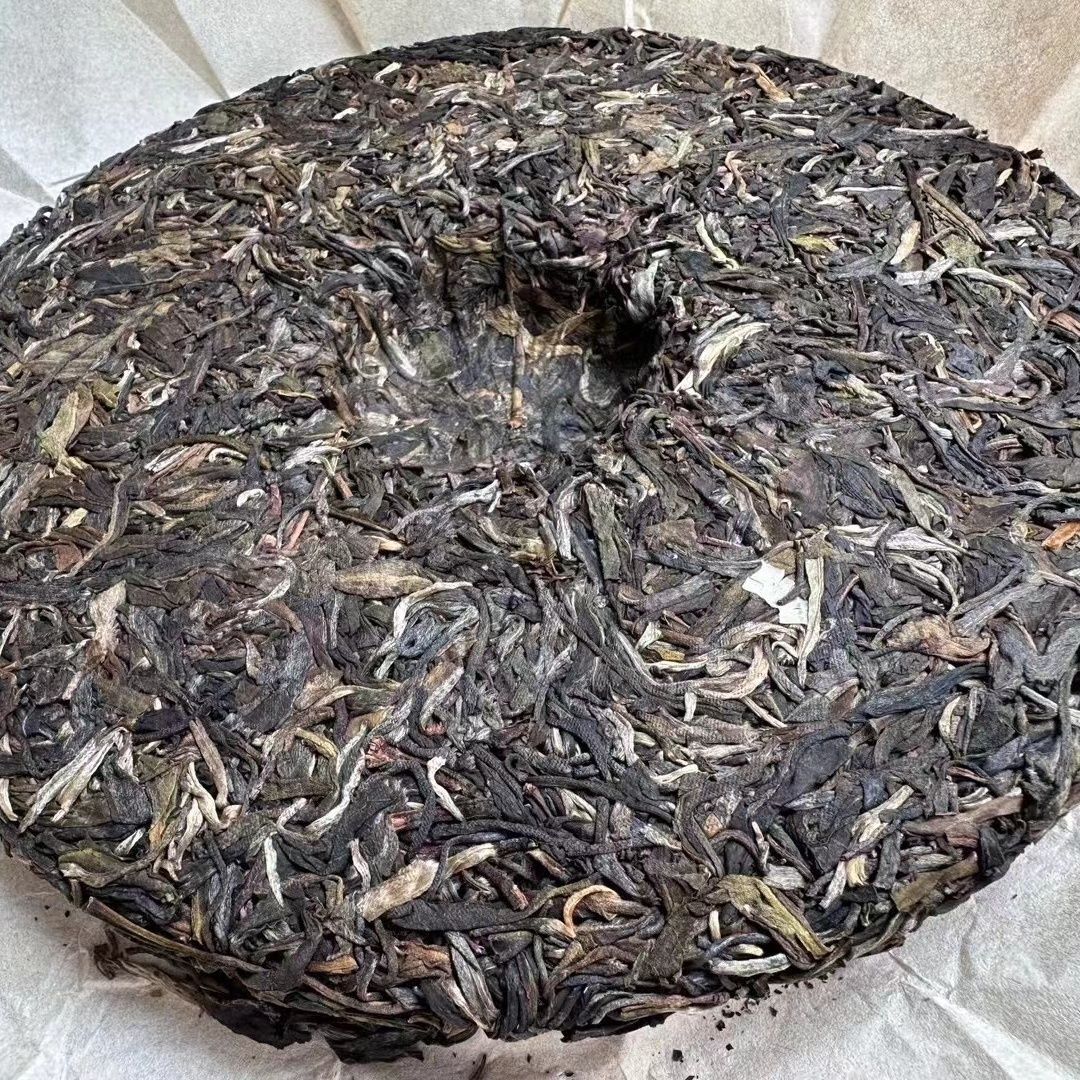 357g High-end Pu'er Tea 2022 Icelandic Pu'er Raw Tea Yunnan Qizi Cake Tea Gift
