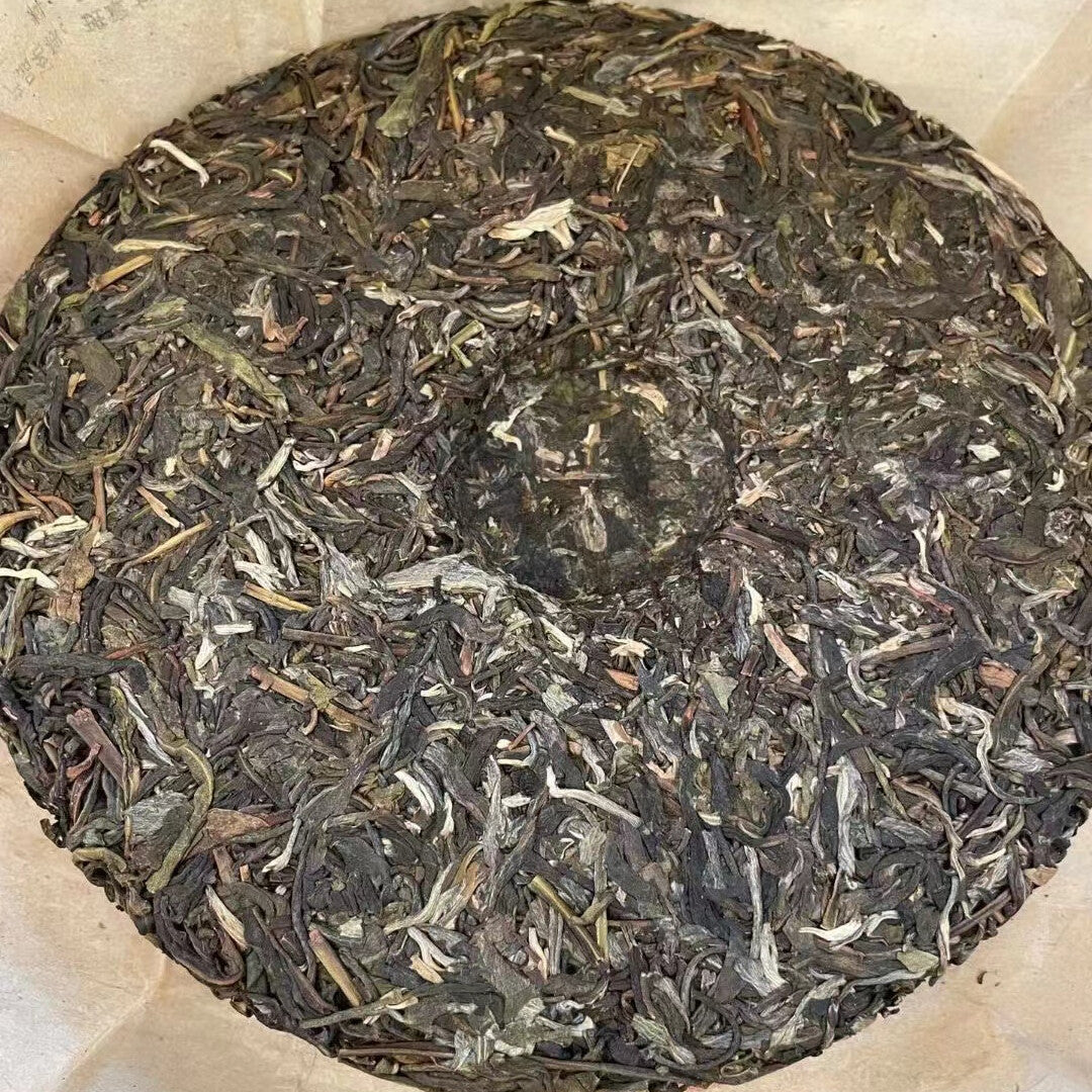 2017 Yunnan Pu-er Tea Luyu Banzhang Puerh Green Cake Raw Tea Old Pu'er Tea 357g