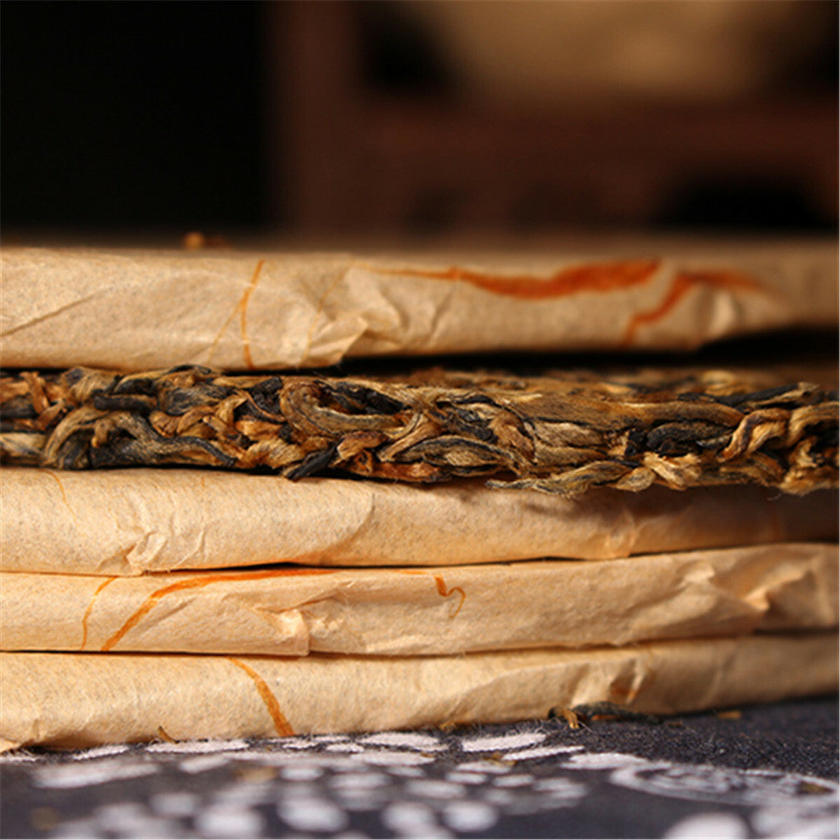 Dianhong Tea Black Tea Premium Yunnan Black Tea Mini Cake Gold Buds Health Tea