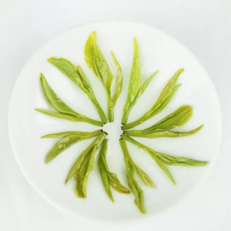 Premium Longjing Dragon Well Green Tea • Authentic West Lake Origin • Spring Harvest • Hand-Picked & Pan-Fired