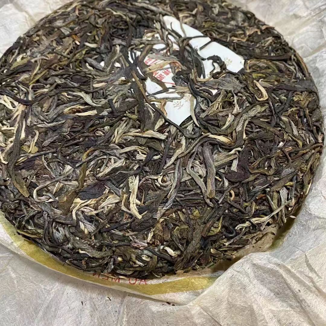 2005 Yunnan Wild Pu'er Tea Cake Aged Pu-erh Raw Tea Cake Old Tree Puerh Tea 357g