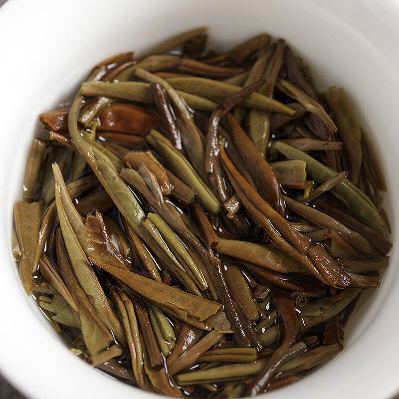 Yunnan small cake moonlight white old white tea 100g White hair silver needle