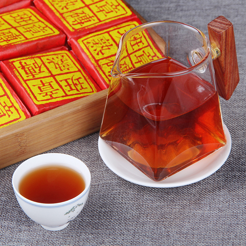 Class Seal Golden Bud Ancient Tree Tea 36g * 10 Pu'er Tea Brick Old CookedTea-