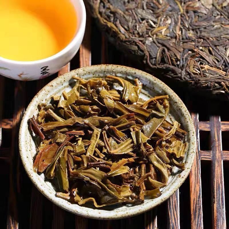 357G Banzhang Raw Tea Cake 2012 Yunnan Pu'er Tea Gold Award Tea King Spring Tea