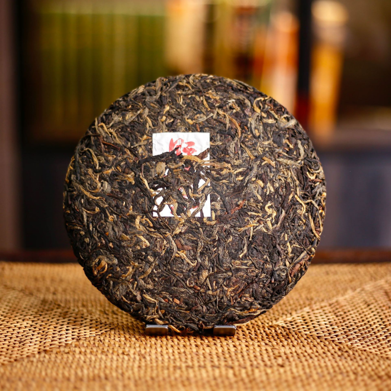 357g Yunnan Dian Hong Fengqing black tea wild ancient tree black tea cake tea