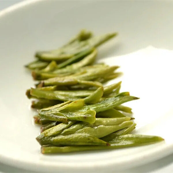 China Hangzhou Longjing Green Tea Leaves High Quality Organic Green Tea 250g