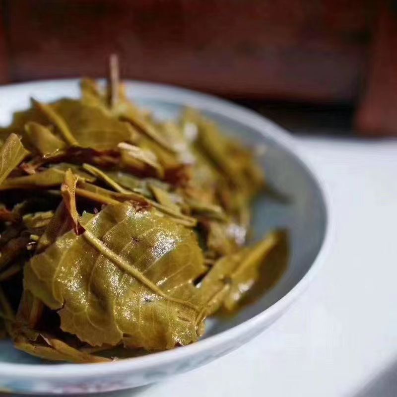 357g Yunnan Raw Puerh Tea Menghai Iceland Pu'er Raw Tea Cake Chinese Pu-erh Tea