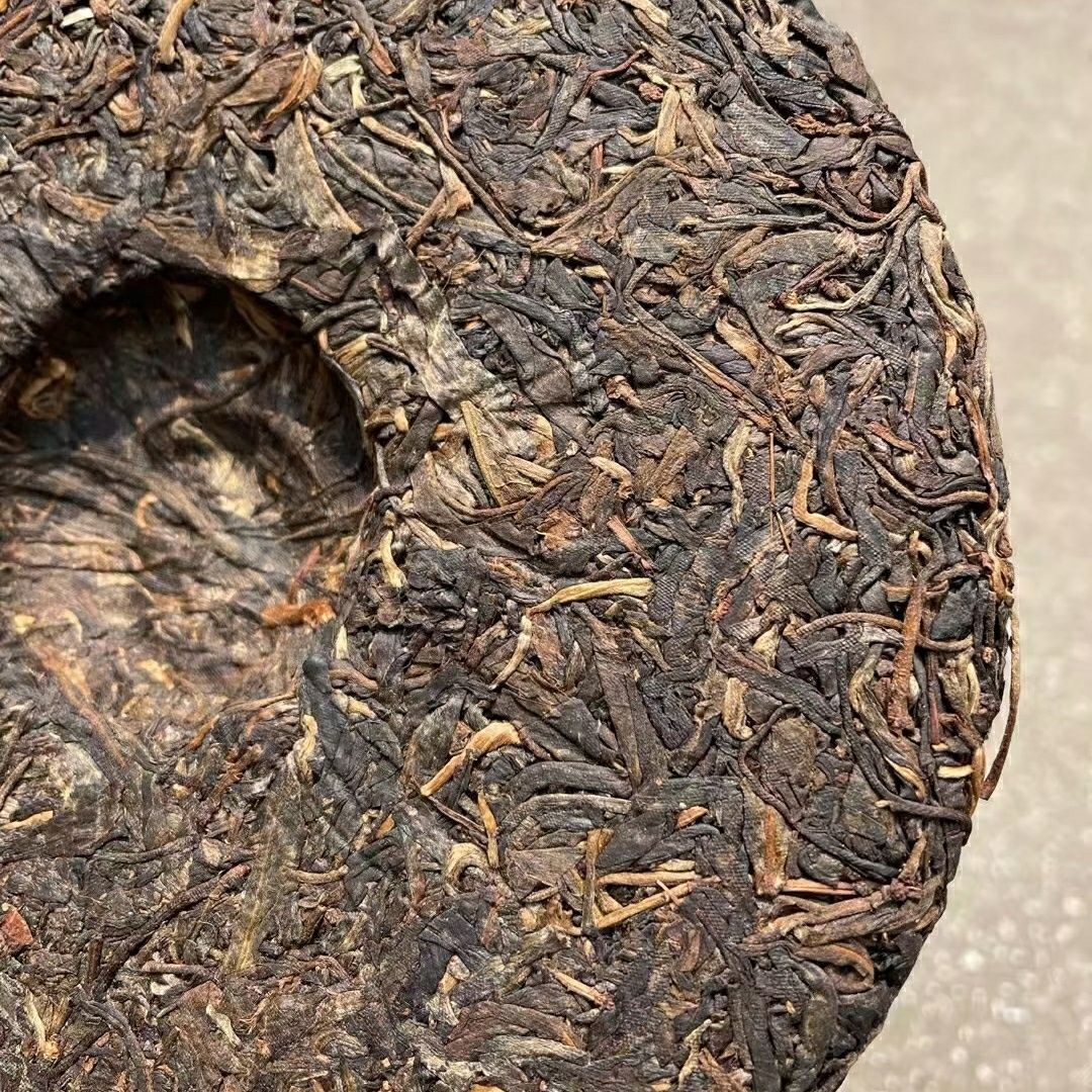 2004 Haiwan Aged Puer Cake Tea Puerh Raw Wild Tea Yunnan Pu-erh Tea 357g Raw