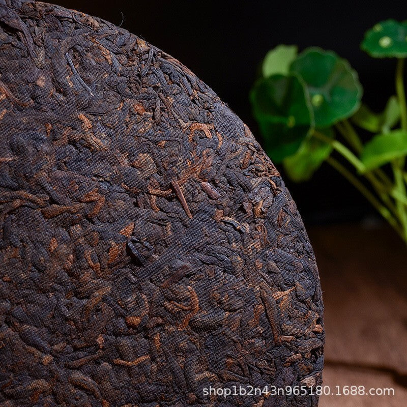 Old Tree Round Tea Yunnan Pu'er Tea 357g Cake Tea Old Tree Tea Fermentation
