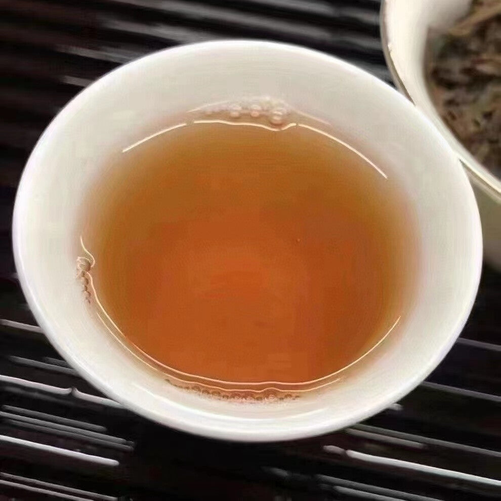 357g Yiwu 2005 Aged Sheng Puerh Cake Tea Old Pu-erh Tea Cake Yunnan Pu'er Tea