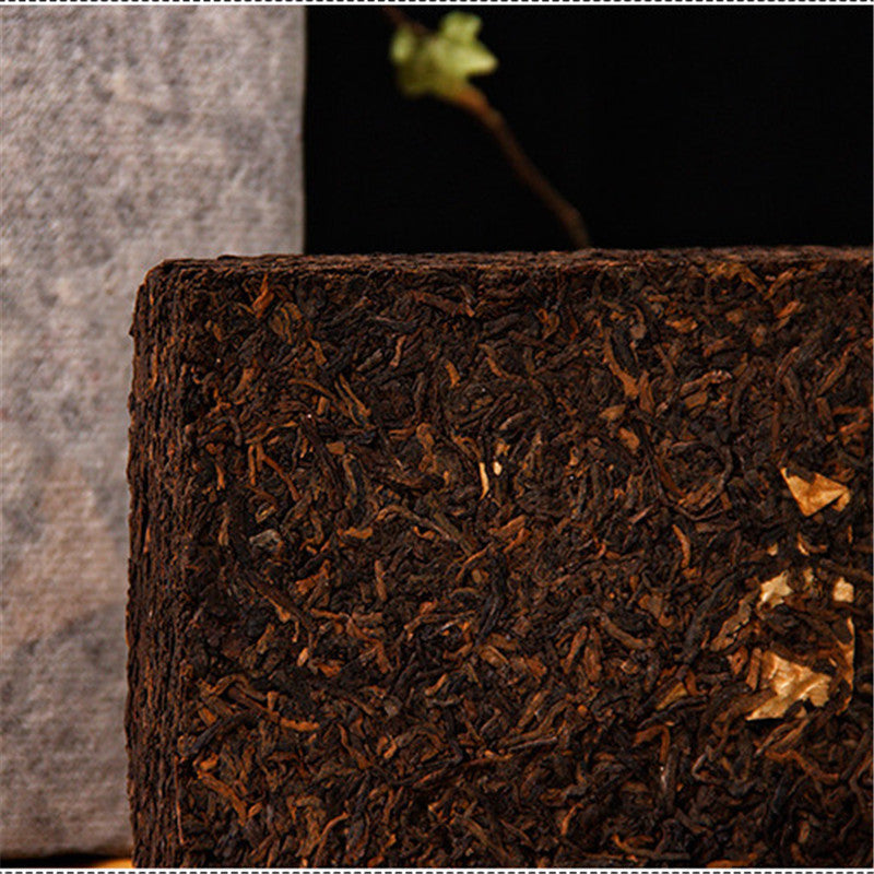 200g Yunnan Black Tea Cooked Puer Tea Slimming Tea Ripe Pu-erh Tea Brick 45Years