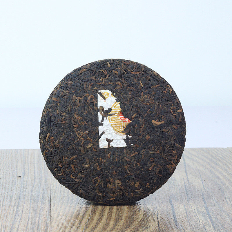 Yunnan Menghai Brown Big Tree Old Tea Ripe Tea Cake Collection Pu'er Tea 100g
