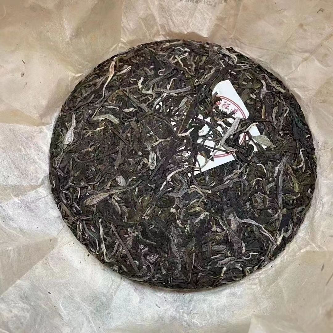 327g Old Tree Pu-erh Raw Tea Cake Yunnan Raw Pu'er Tea Wujinhao Puerh Cake Tea