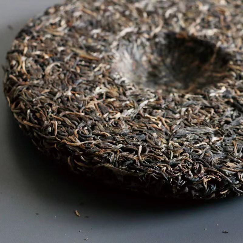 Laomaner Puerh Raw Tea Pu-erh Green Tea Cake Yunnan Ancient Tree Pu'er Tea 357g