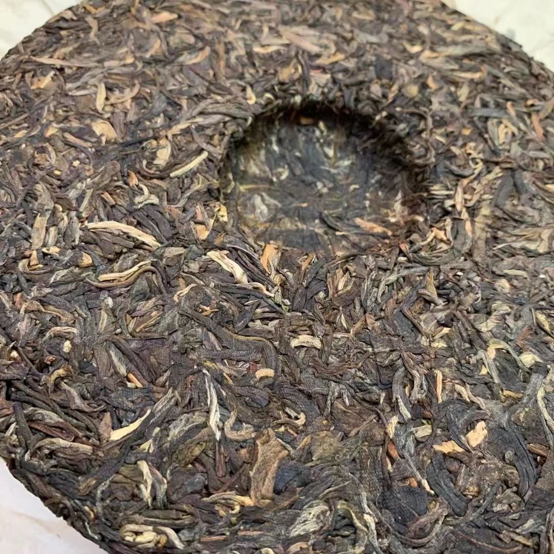 357g Yunnan Aged Puerh Tea 2002 Banzhang Pu-erh Raw Tea Cake Chinese Puer Tea